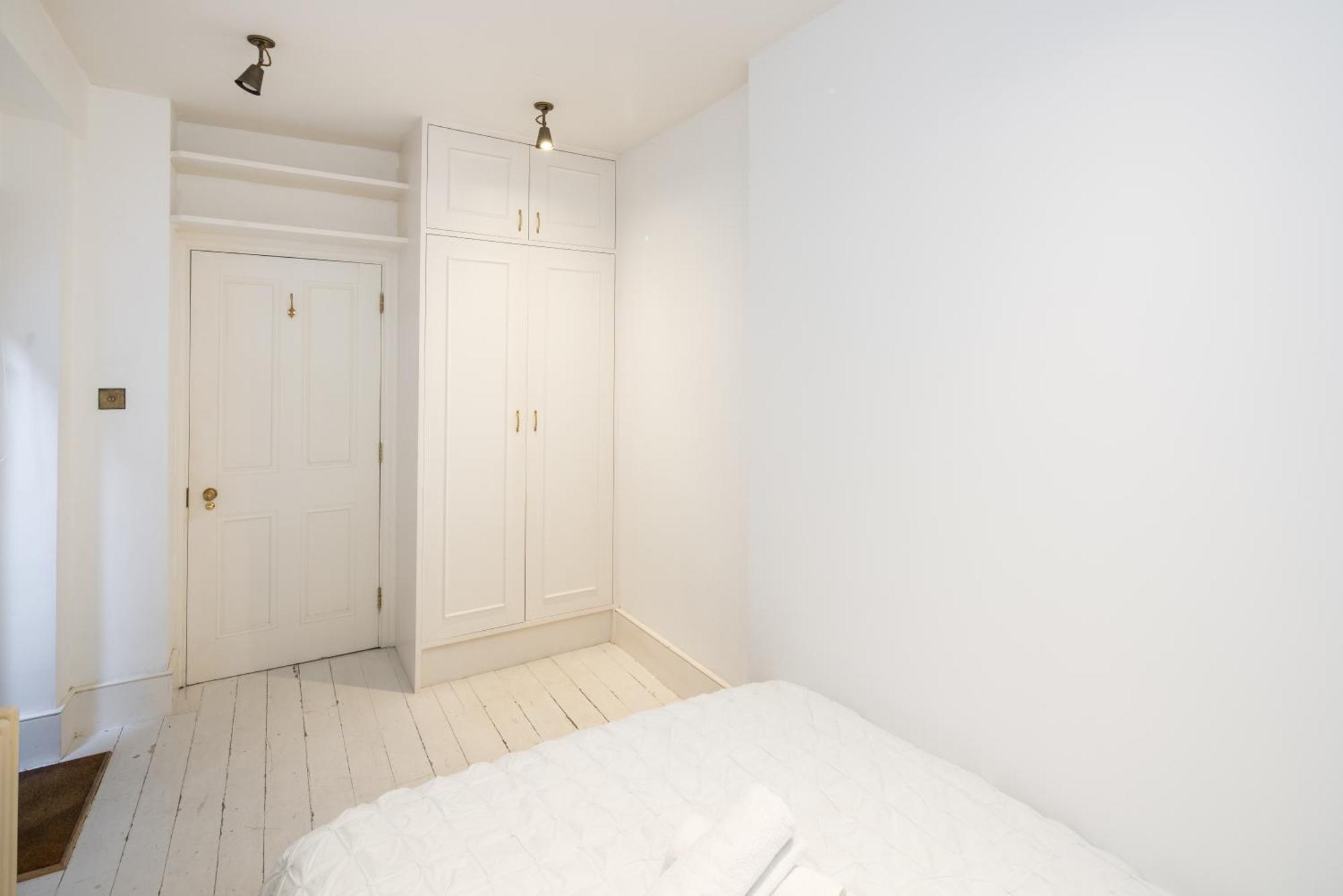 شقة Charming 2-Bed Flat In The Heart Of Nottinghill - Steps From Portobello Rd Market And Nottinghill Bookshop لندن المظهر الخارجي الصورة