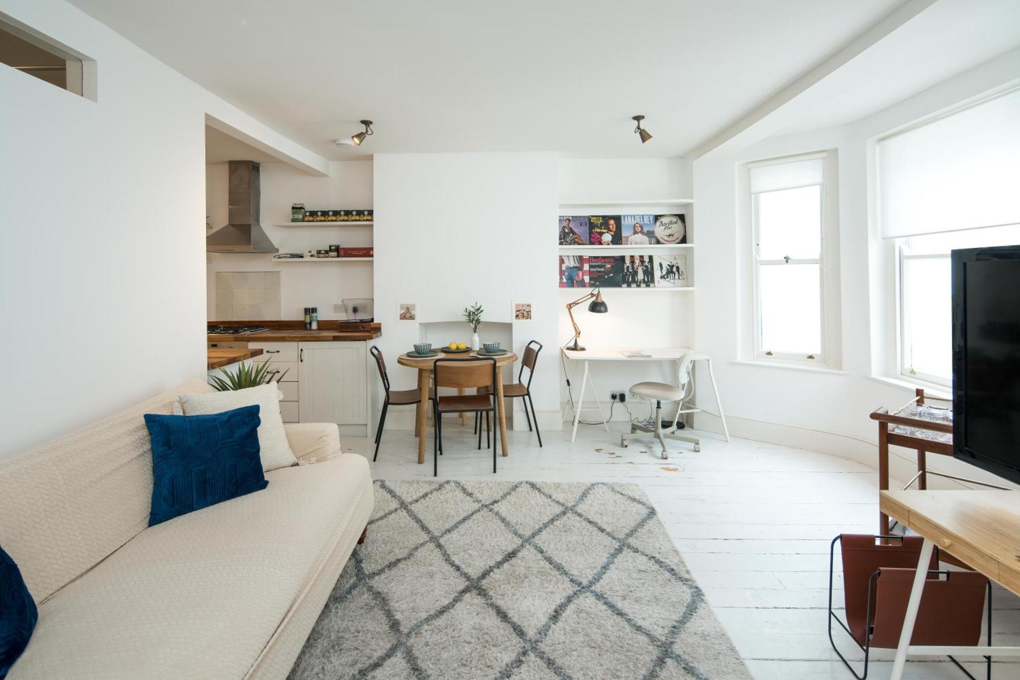 شقة Charming 2-Bed Flat In The Heart Of Nottinghill - Steps From Portobello Rd Market And Nottinghill Bookshop لندن المظهر الخارجي الصورة