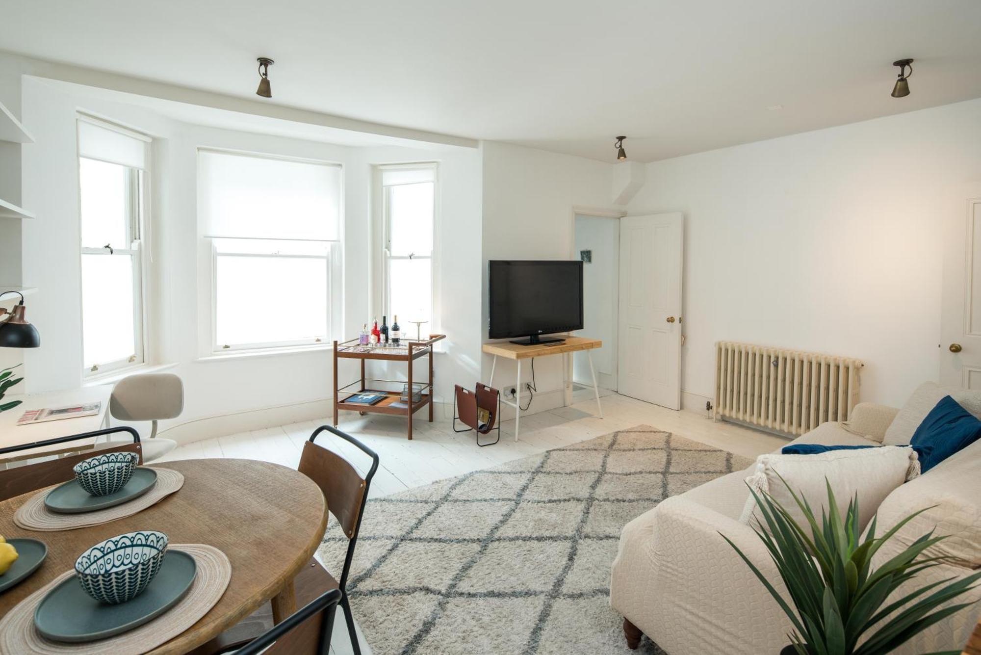 شقة Charming 2-Bed Flat In The Heart Of Nottinghill - Steps From Portobello Rd Market And Nottinghill Bookshop لندن المظهر الخارجي الصورة